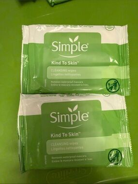 2 pack Simple Kind To Skin Cleansing Wipes – Light Green Packets